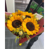 Ramo de girasoles con chocolates