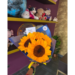 Ramo de girasoles azul vibrante